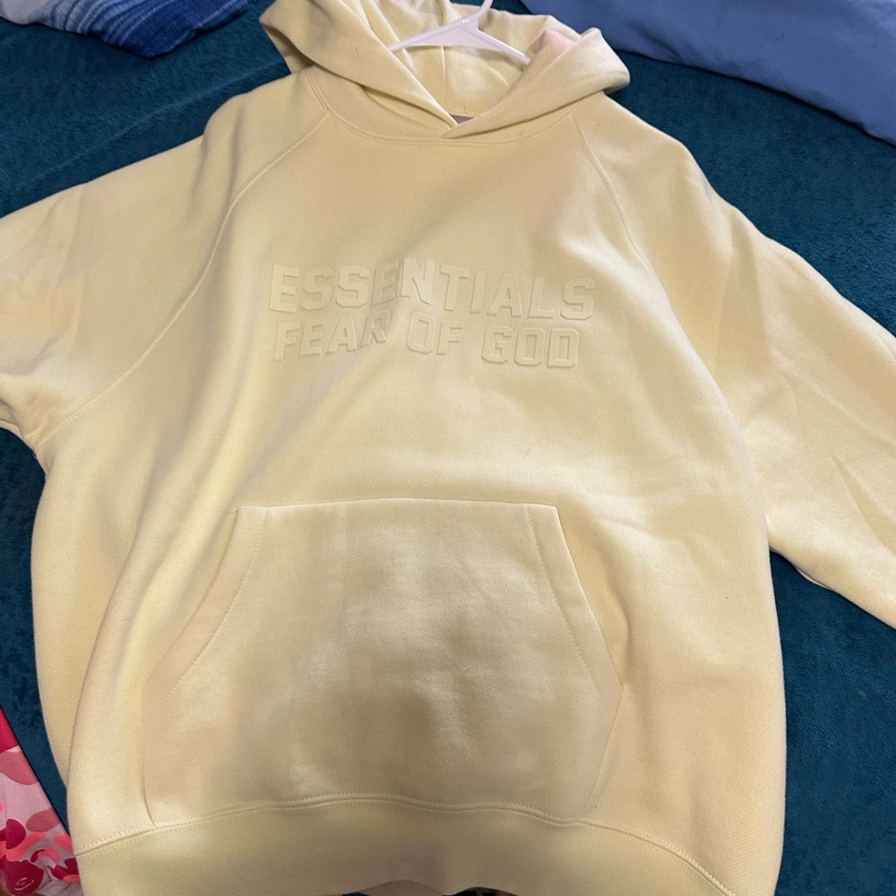 essentials set. worn once, no damages or anything.